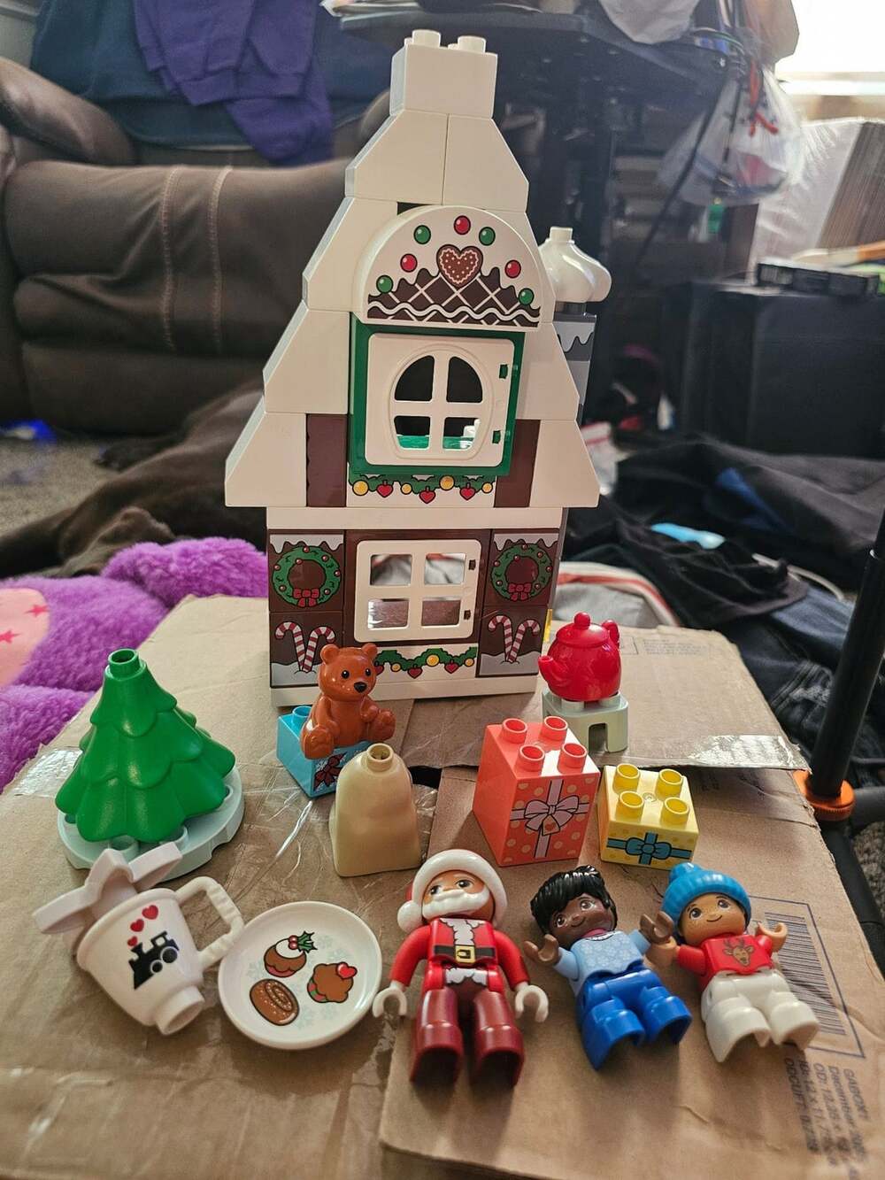 Lego Duplo Santa's Gingerbread House 10976 complete 50 of 50 pieces
